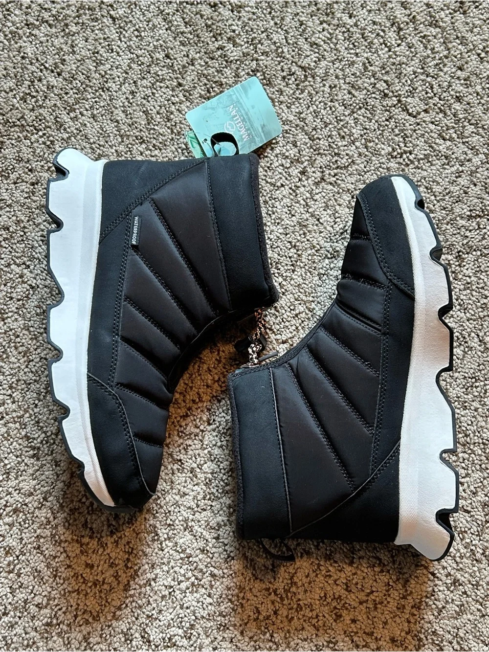 Magellan Outdoors stylish black